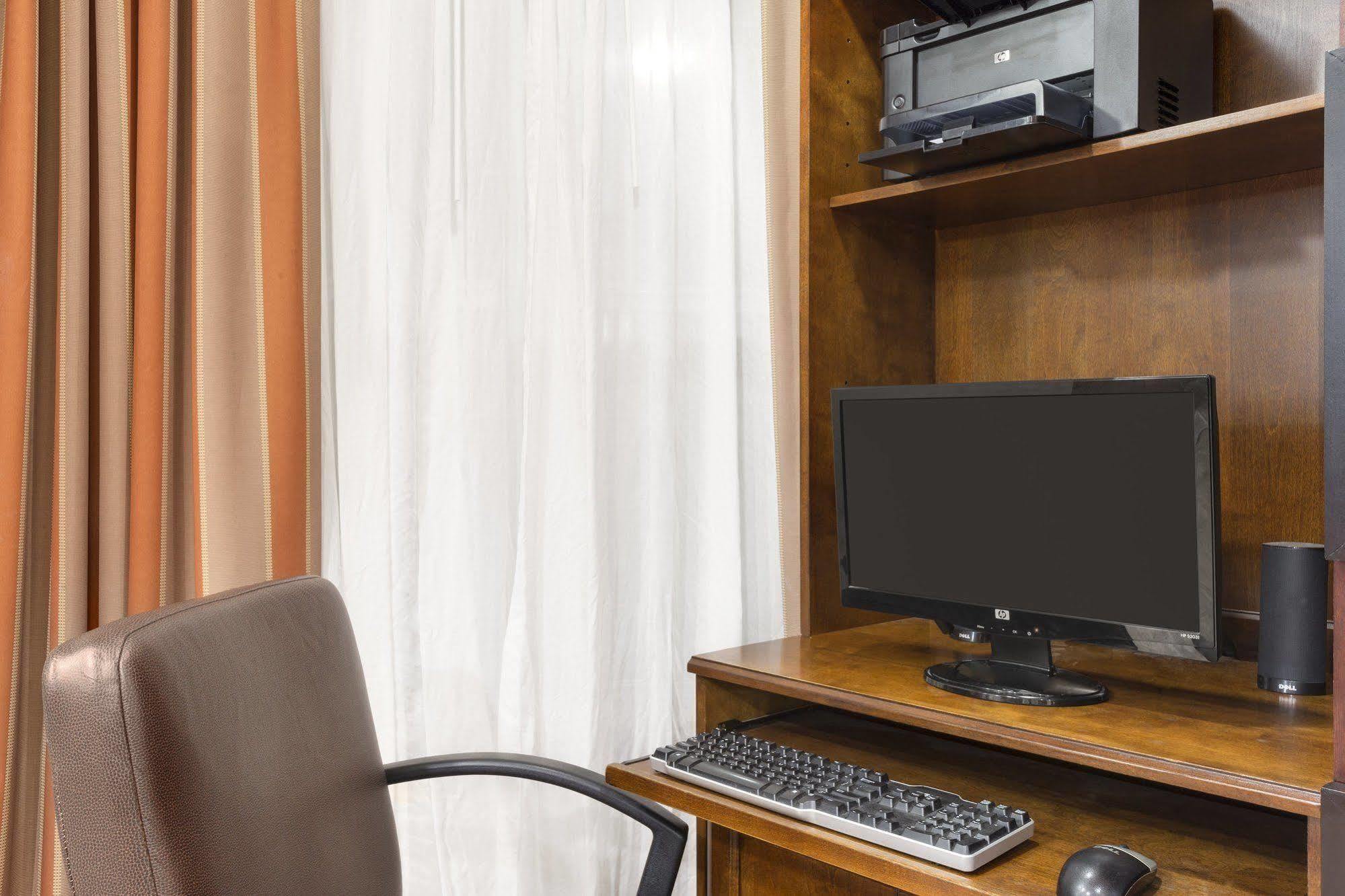 Country Inn & Suites By Radisson, Lubbock, Tx Esterno foto